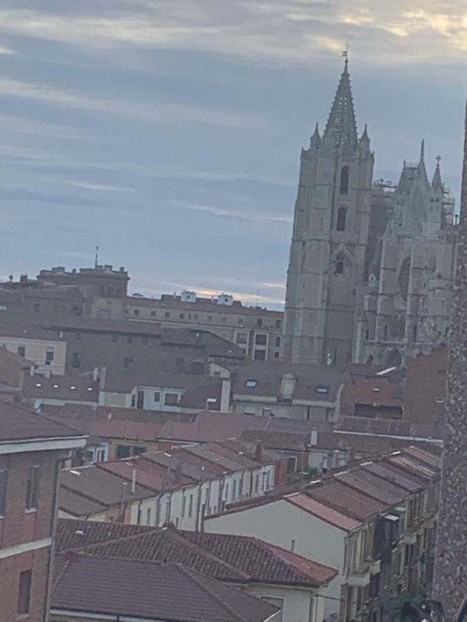 Vivienda Turistica Vistas Catedral Appartement León Buitenkant foto